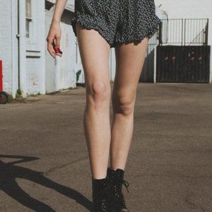 Brandy Melville Floral Navy Blue Shorts - Flowy